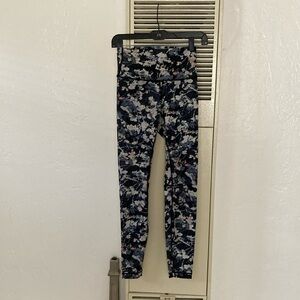 Lululemon leggings size 4